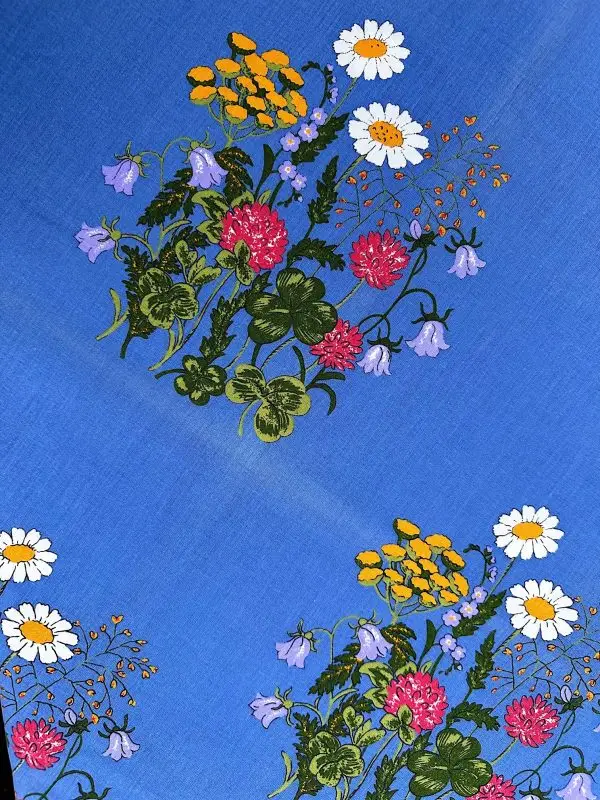 Stoff med blomster